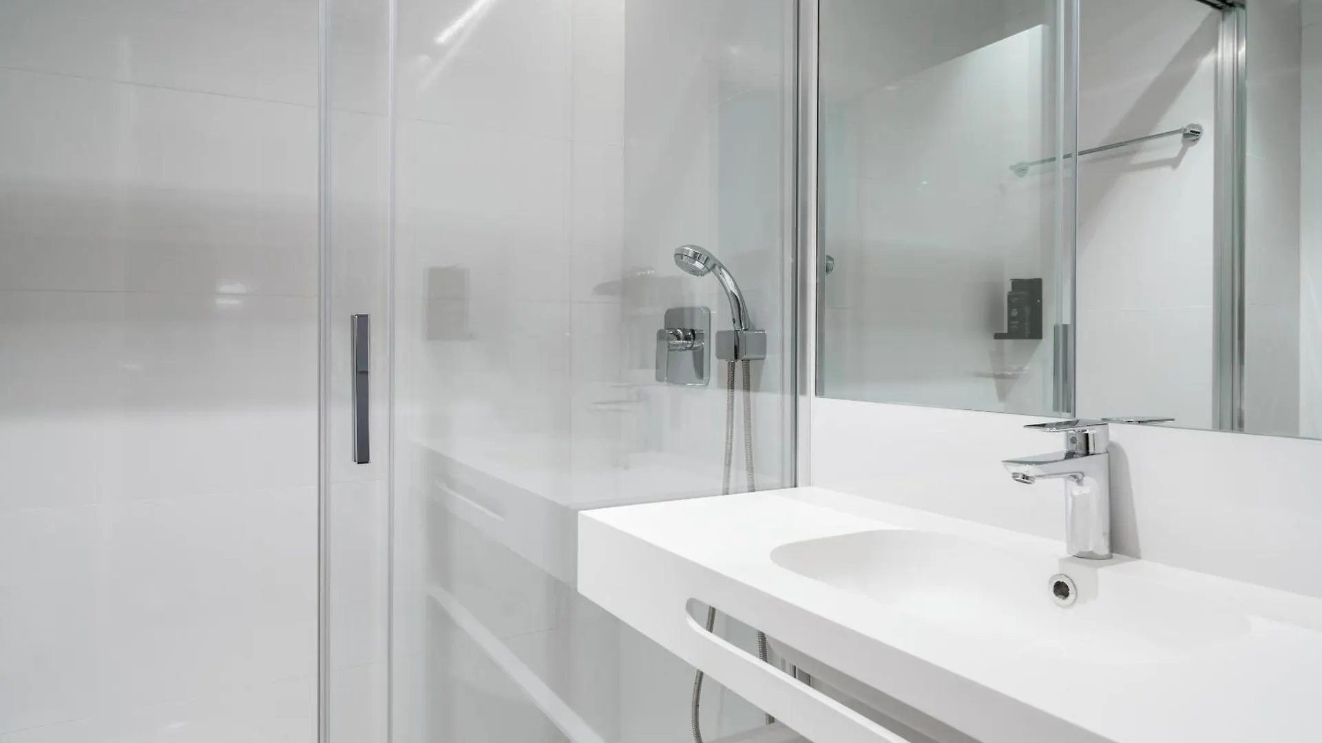 Apartment Limehome Lisbon Defensores De Chaves