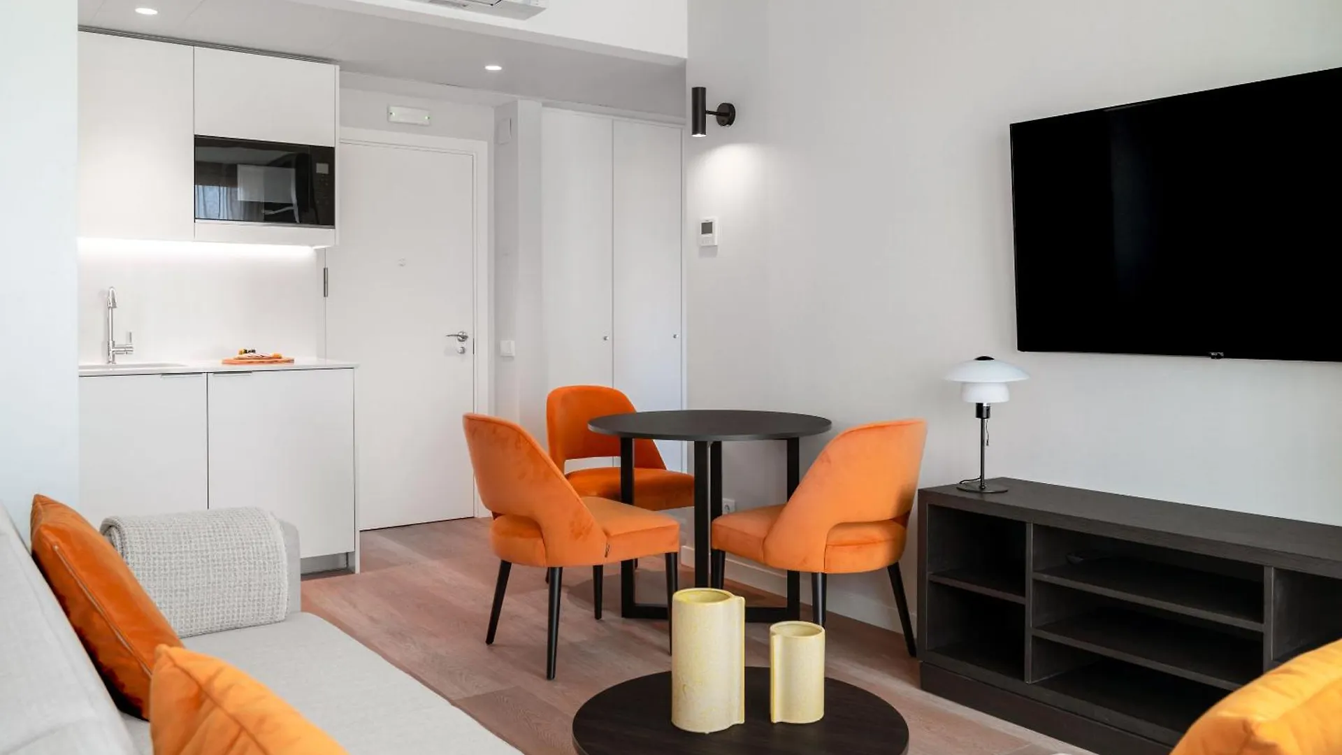 Limehome Lisbon Defensores De Chaves