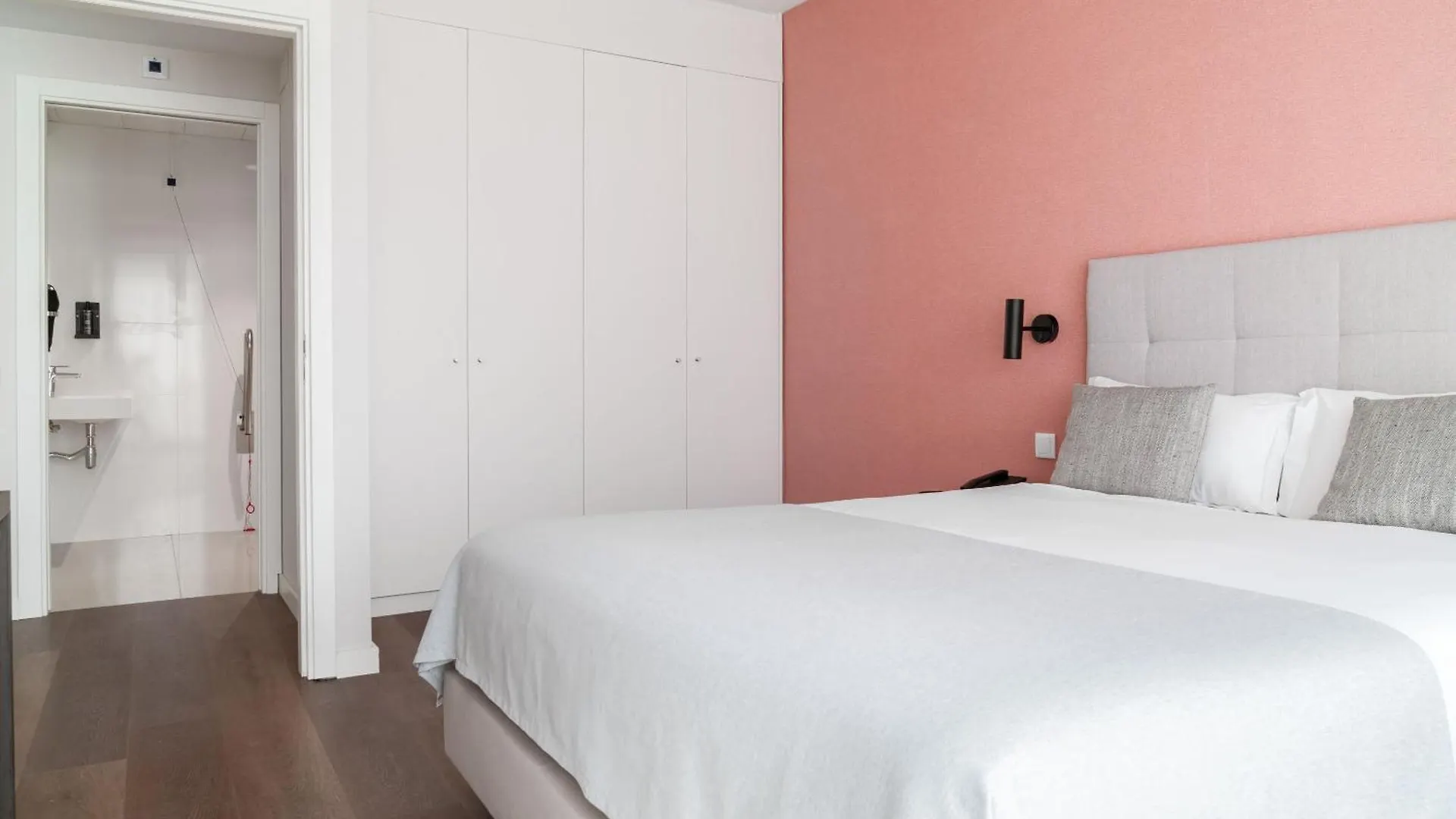 Limehome Lisbon Defensores De Chaves Apartment
