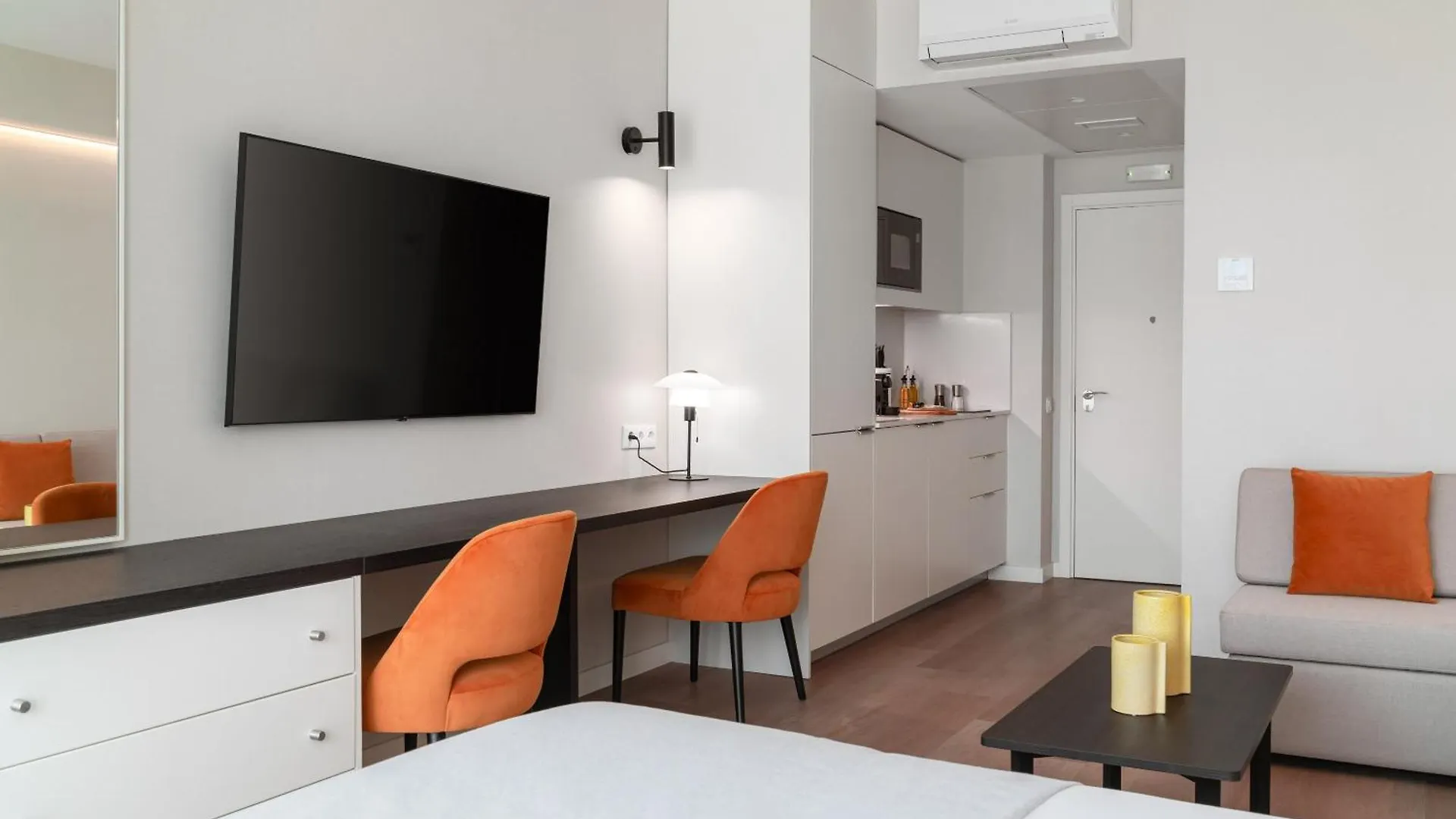 Limehome Lisbon Defensores De Chaves Apartment