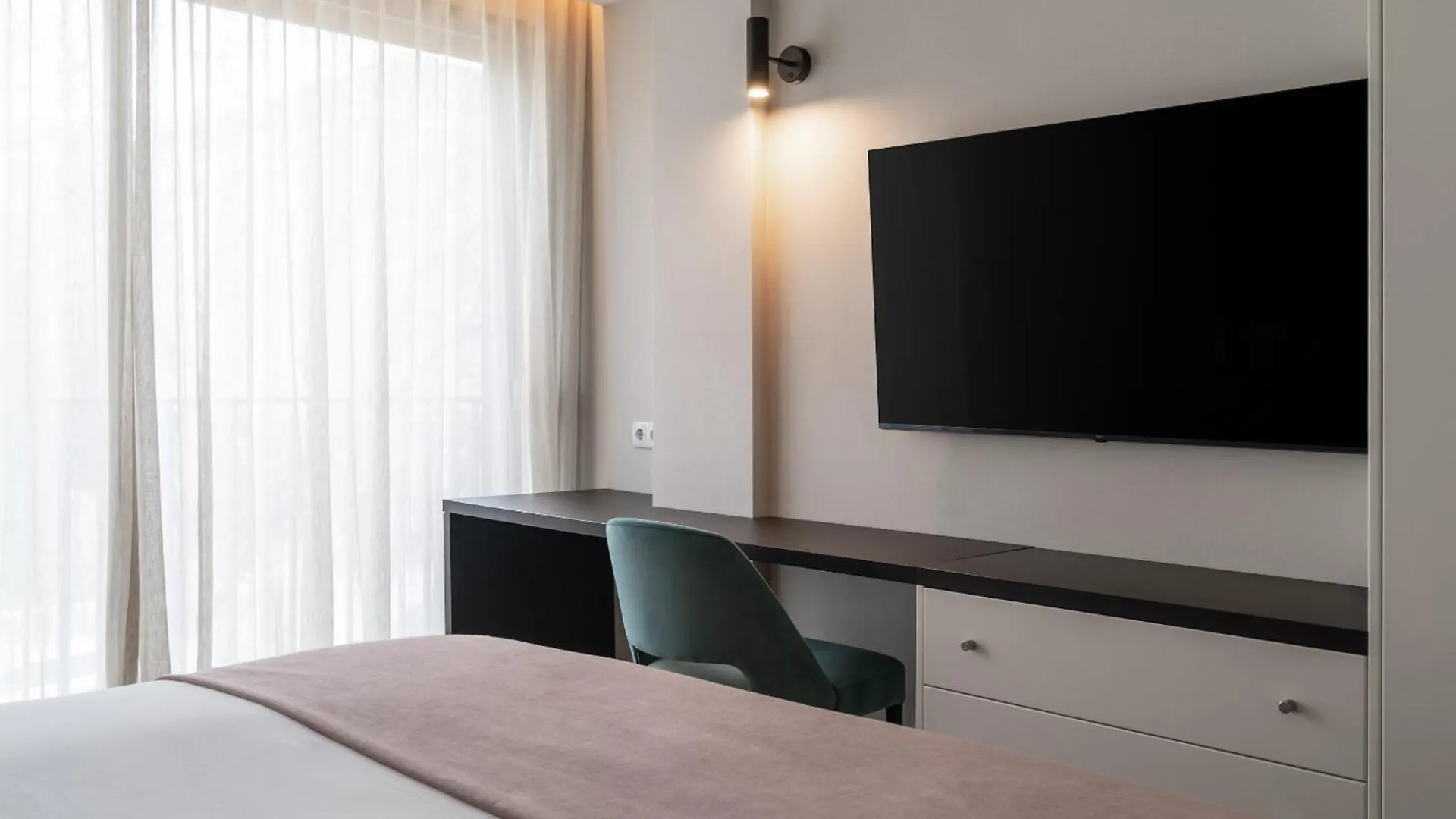 Apartment Limehome Lisbon Defensores De Chaves