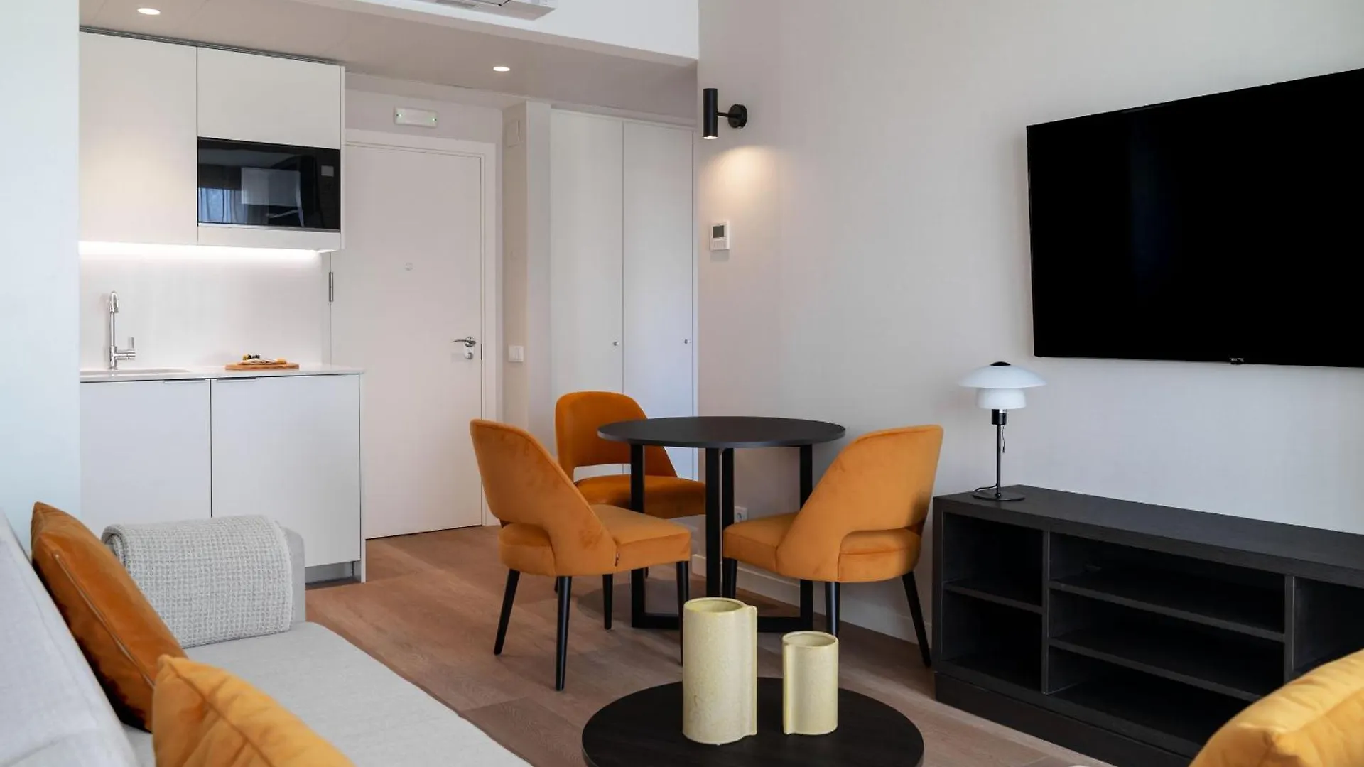 Limehome Lisbon Defensores De Chaves Apartment