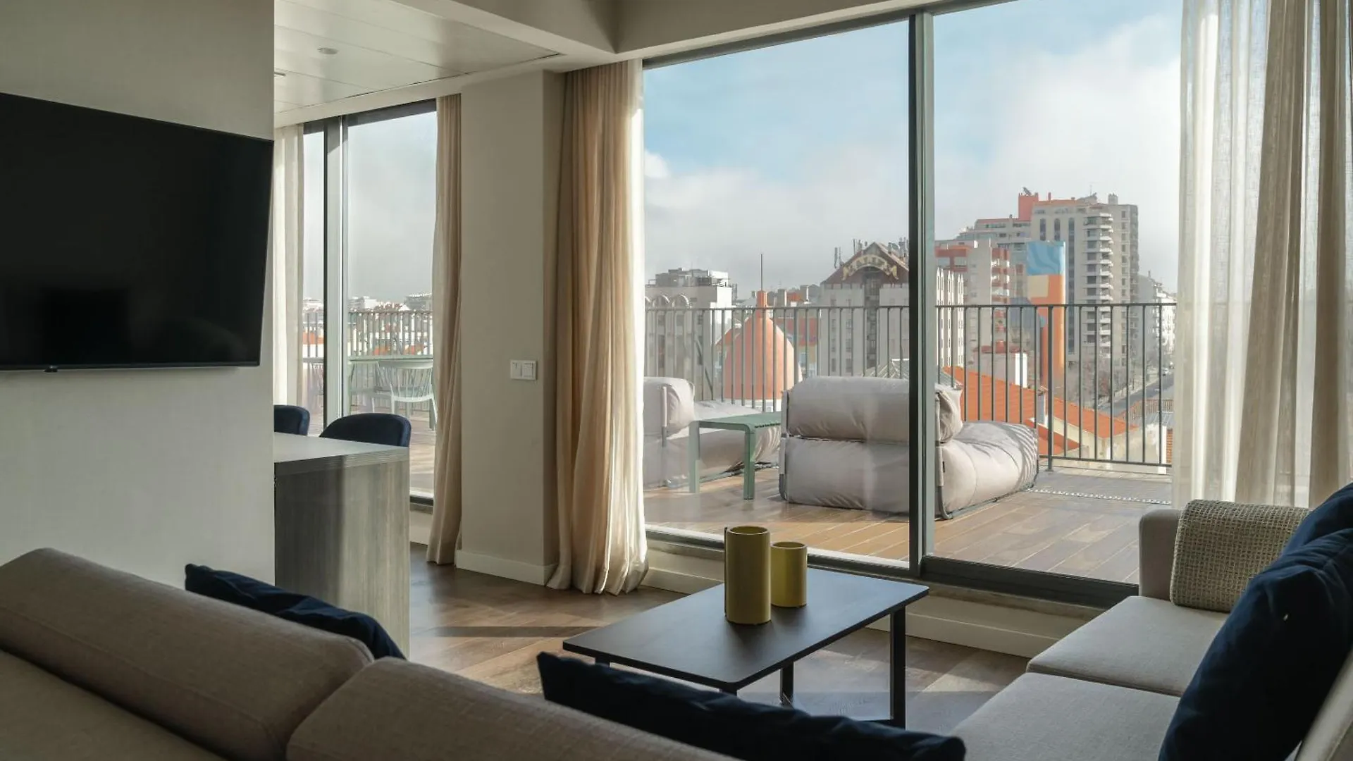 Limehome Lisbon Defensores De Chaves