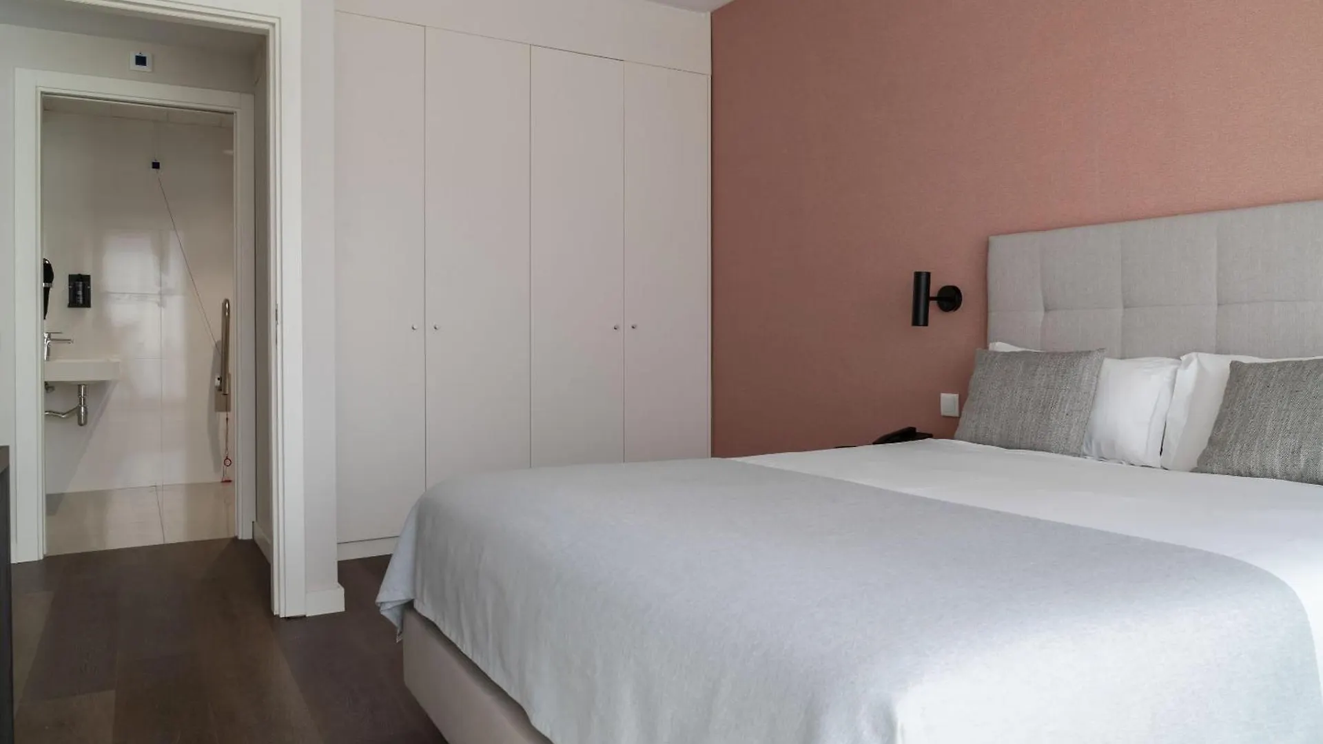 Limehome Lisbon Defensores De Chaves Apartment