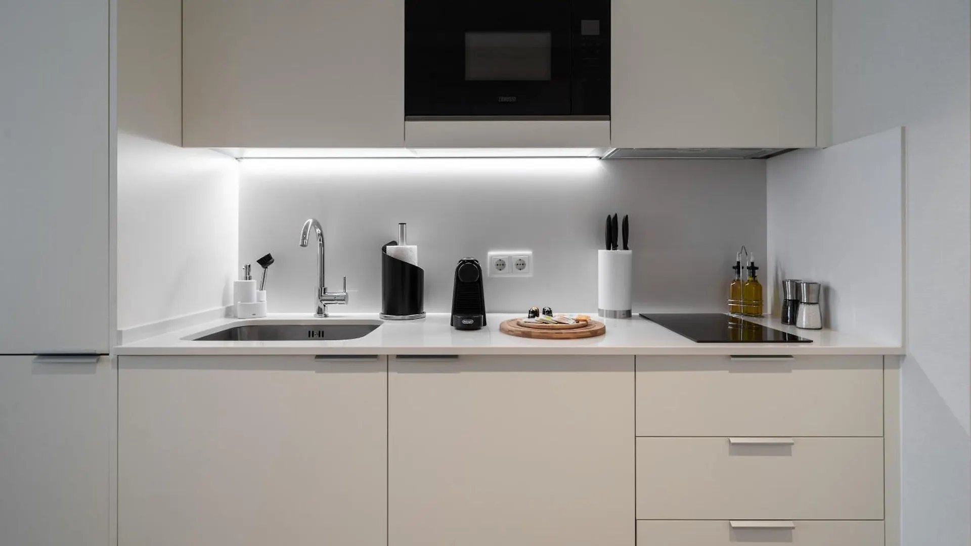 Limehome Lisbon Defensores De Chaves Apartment