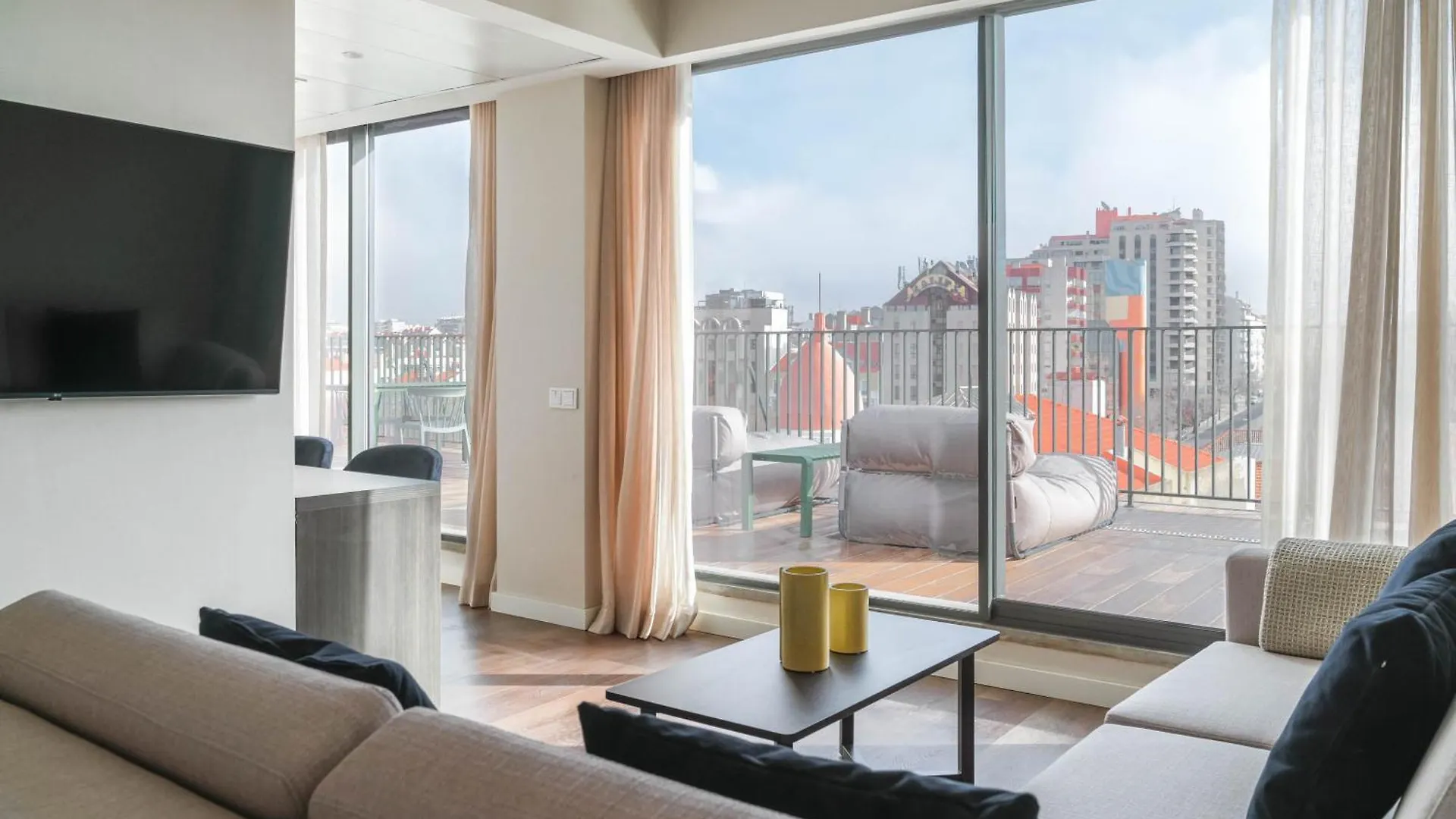 Apartment Limehome Lisbon Defensores De Chaves Portugal